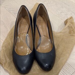 Clarks Women's Black Pumps